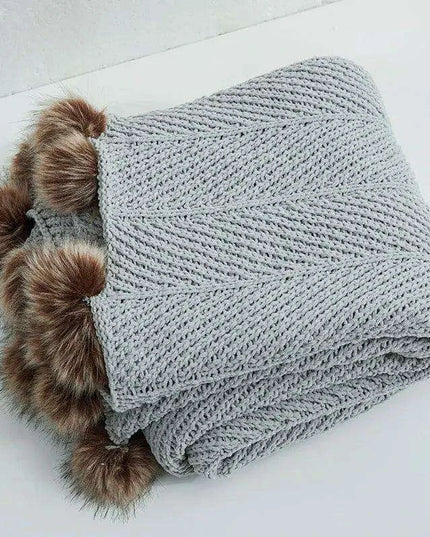 Charming Chenille Knit Throw Blanket with Delightful Pompoms - Cozy Elegance for Your Living Space