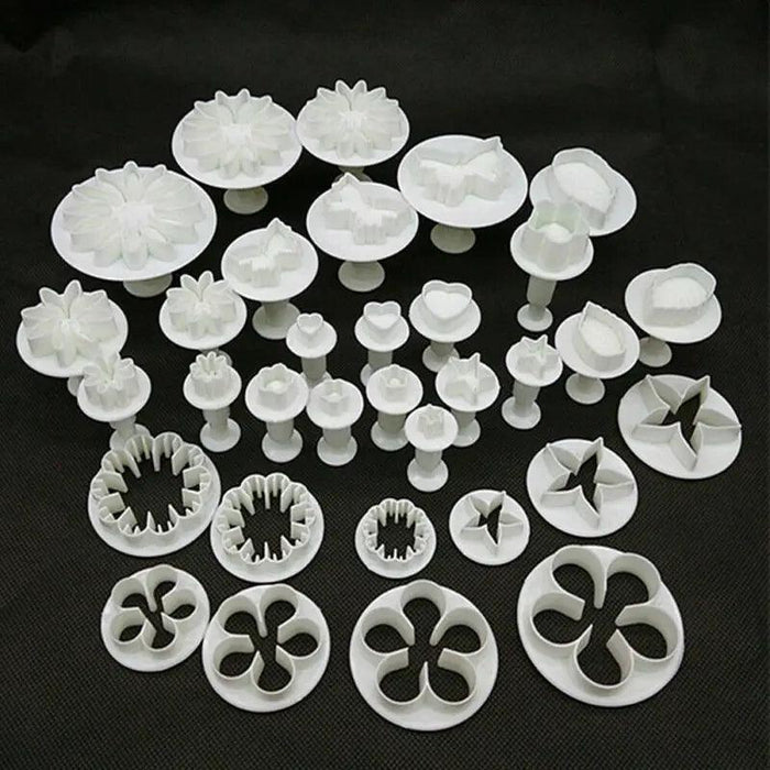 Fondant Fantasy: 33-Piece Plunger Set for Sugarcraft Excellence