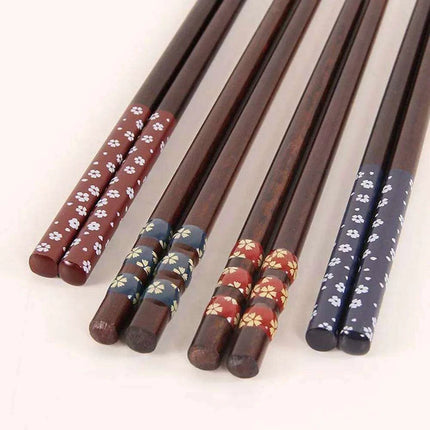 Handcrafted Japanese Wooden Chopsticks – Enhance Your Dining Experience with Elegance and Style - Très Elite