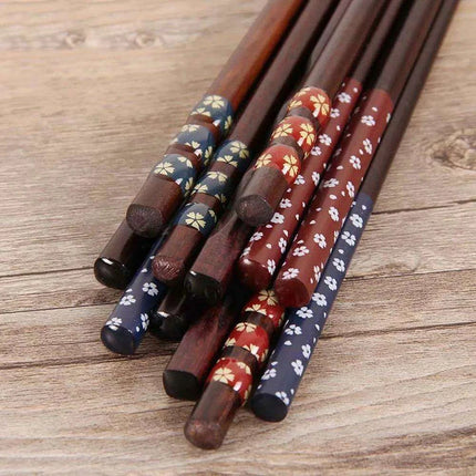 Handcrafted Japanese Wooden Chopsticks – Enhance Your Dining Experience with Elegance and Style - Très Elite