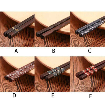Handcrafted Japanese Wooden Chopsticks for an Authentic Culinary Experience - Très Elite