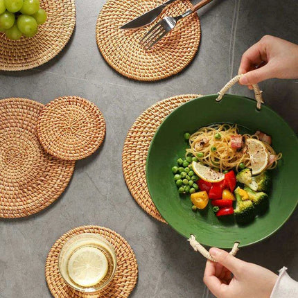 Handcrafted Rattan Coaster Set - Elegant Heat-Resistant Table Protectors for Teapots and More - Très Elite