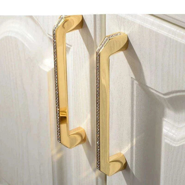Luxurious Gold and Crystal Cabinet Pulls - Exquisite Design and Lasting Quality