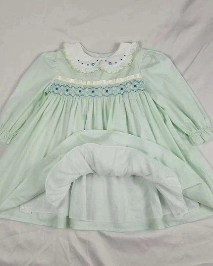 Delightful Vintage-Inspired Pink Smocked Dress for Girls - Long Sleeve Autumn Collection with Elegant Embroidery