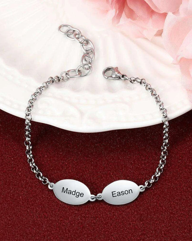 Personalized Engraved Oval Link Bracelets for Couples - Add 2 to 4 Names - Ideal Gift for Friends and Mothers