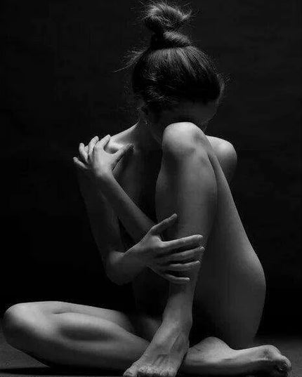 Elegant Black Nude Reflection Canvas Art - Transform Your Bedroom Aesthetics