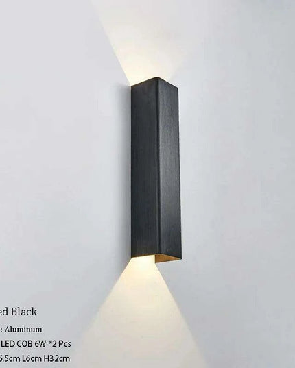 Elegant Gold LED Wall Sconce for Modern Indoor Lighting