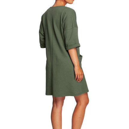 Heartfelt Pleated Daydress with Romantic Neckline - Très Elite