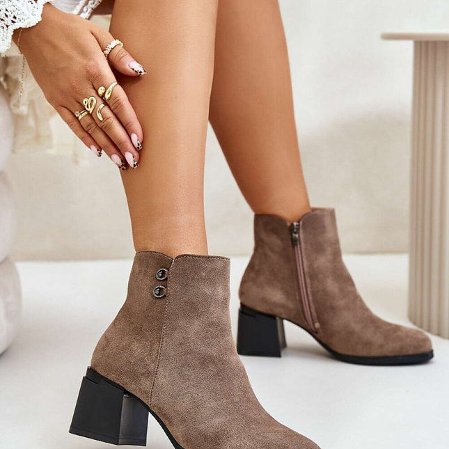 Heel boots model 200109