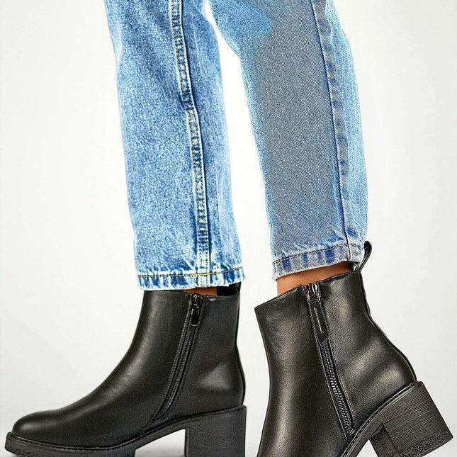 Heel boots model 200274