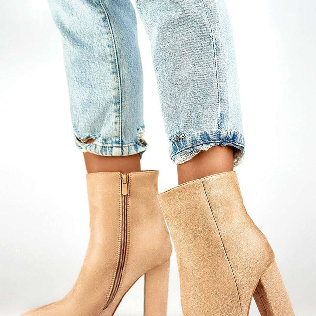 Heel boots model 200277