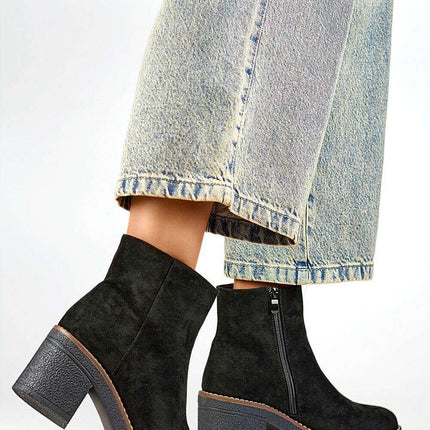 Heel boots model 200282 - Très Elite