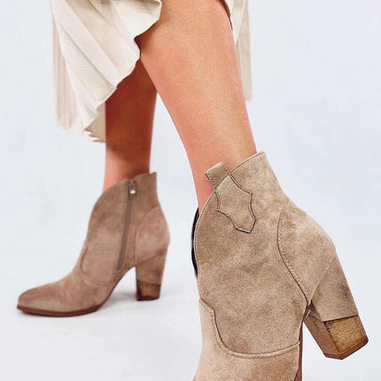 Heel boots model 200608 - Très Elite