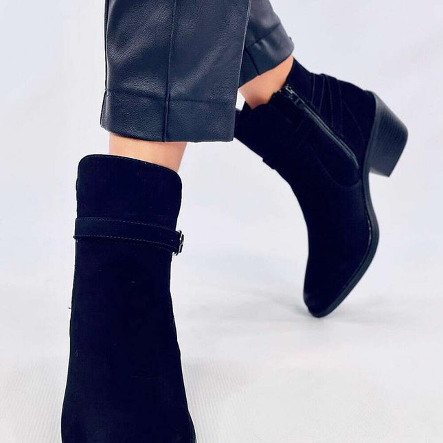 Heel boots model 200632