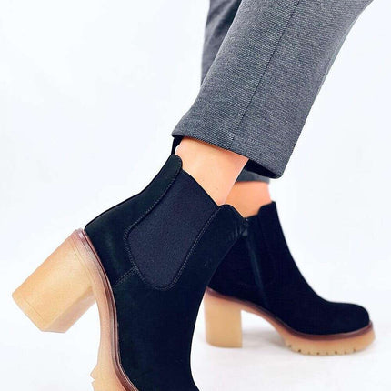 Heel boots model 200636 - Très Elite