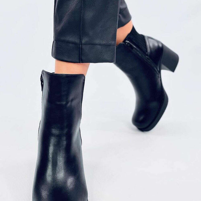 Heel boots model 200637