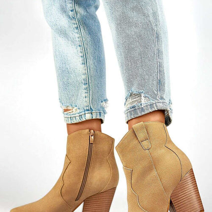Heel boots model 200877 - Très Elite