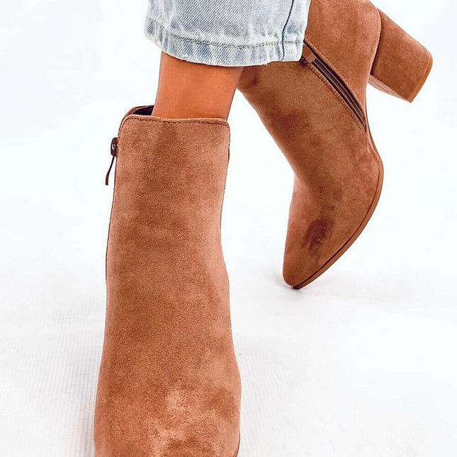 Heel boots model 201060