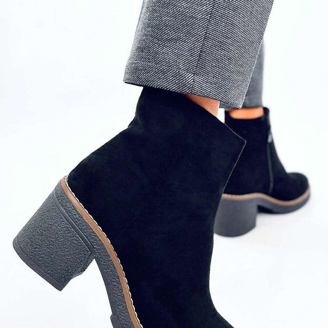 Heel boots model 201372