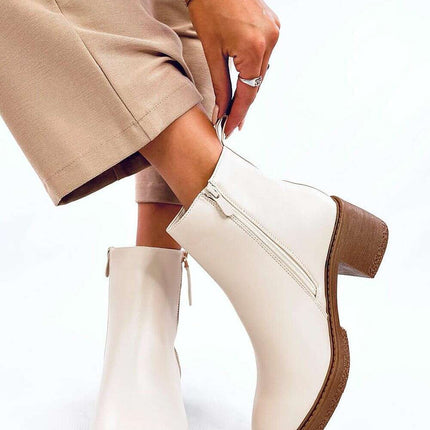 Heel boots model 201398 - Très Elite