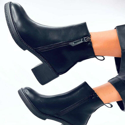 Heel boots model 201399 - Très Elite