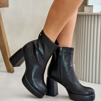 Heel boots model 201535 - Très Elite