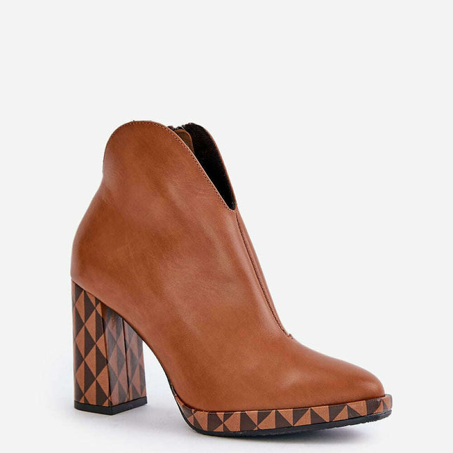 Heel boots model 202122