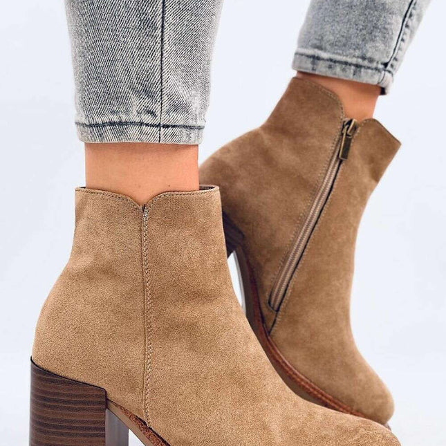 Heel boots model 202142