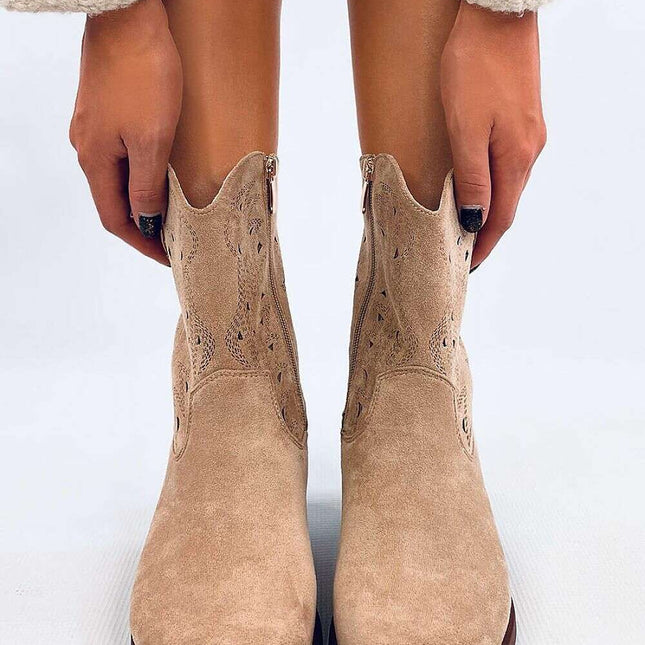 Heel boots model 202143