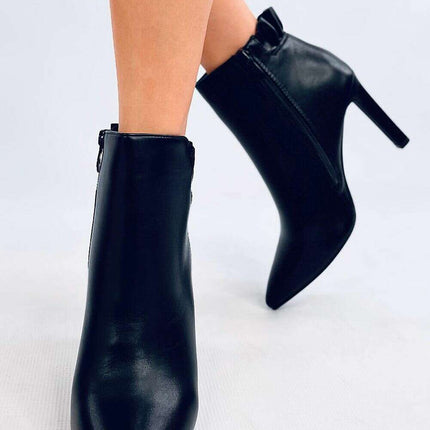 Heel boots model 202341 - Très Elite