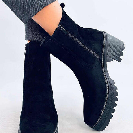 Heel boots model 202343 - Très Elite
