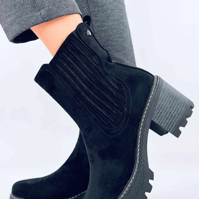 Heel boots model 202343