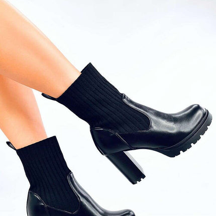 Heel boots model 202345 - Très Elite