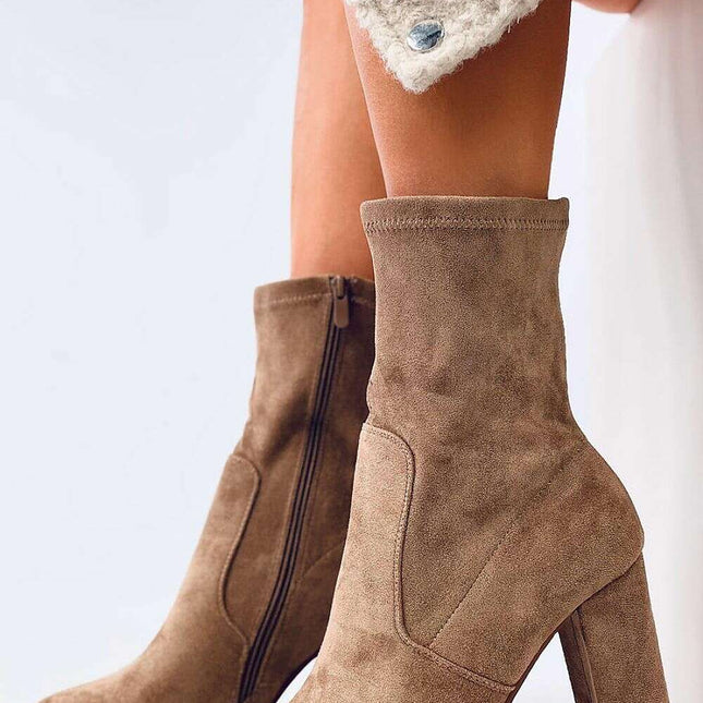 Heel boots model 202365