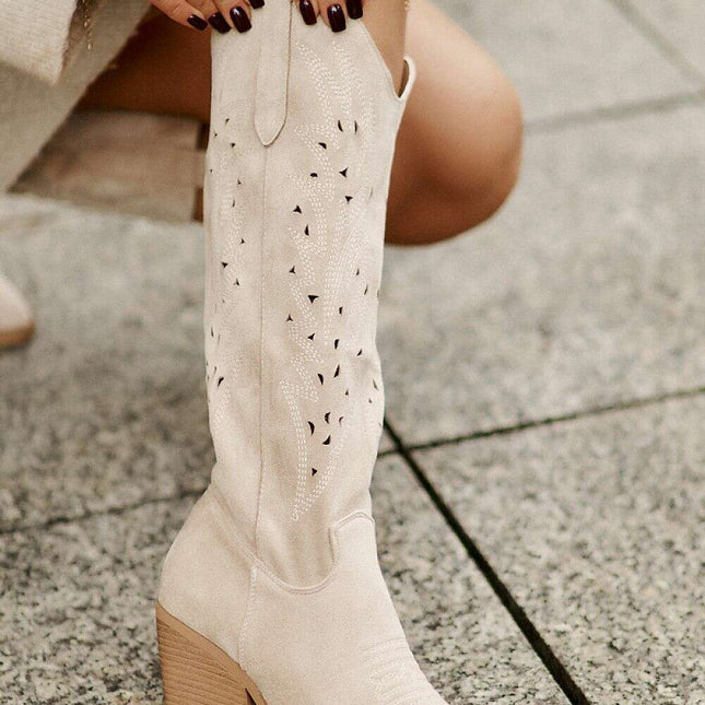 Heel boots model 202722