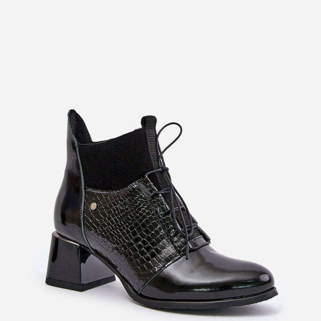 Heel boots model 202811