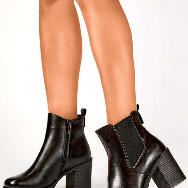 Heel boots model 202871