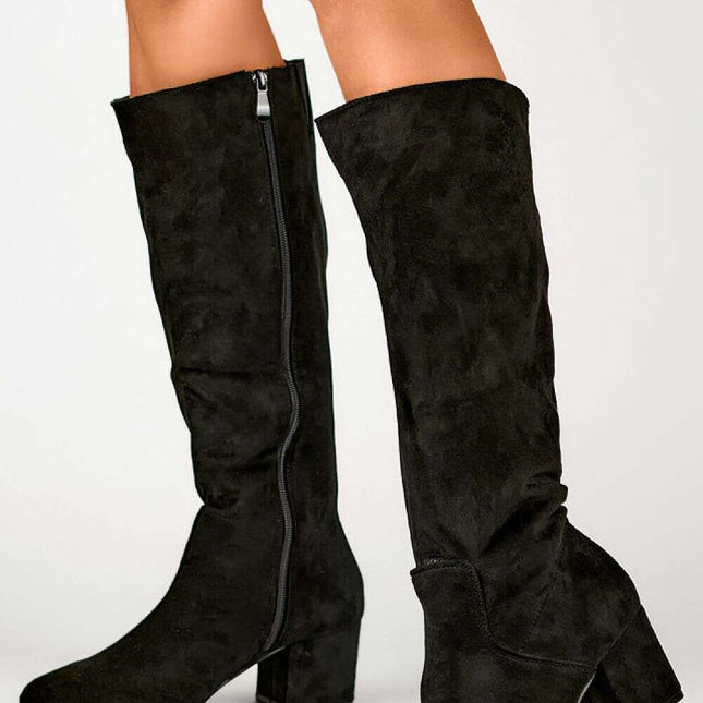 Heel boots model 203048