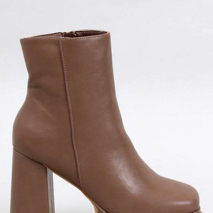 Heel boots model 203100 - Très Elite