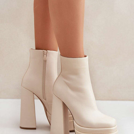 Heel boots model 204690 - Très Elite