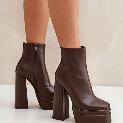 Heel boots model 204690 - Très Elite