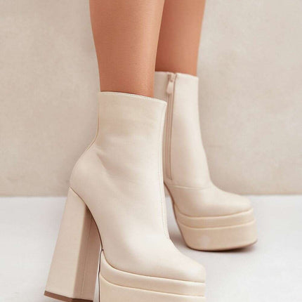 Heel boots model 204690 - Très Elite