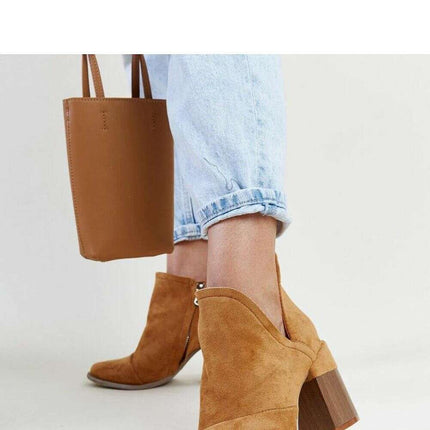 Heel boots model 204715 - Très Elite
