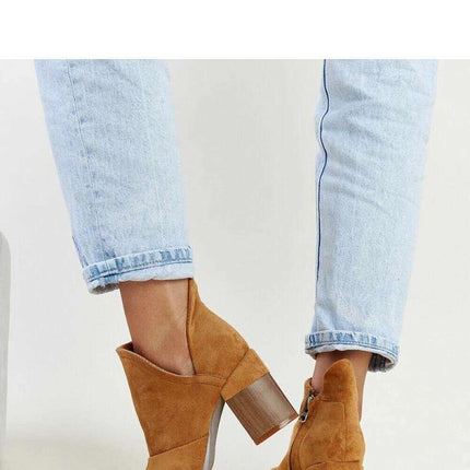 Heel boots model 204715 - Très Elite