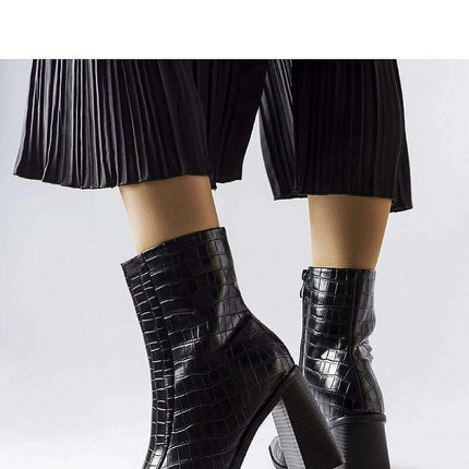 Heel boots model 204772 - Très Elite