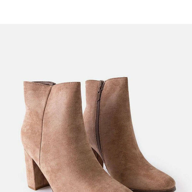 Heel boots model 204826