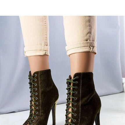 Heel boots model 208024 - Très Elite
