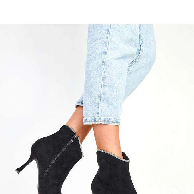 Heel boots model 217908