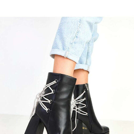 Heel boots model 217912 - Très Elite