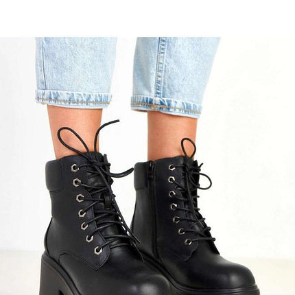 Heel boots model 217926 - Très Elite
